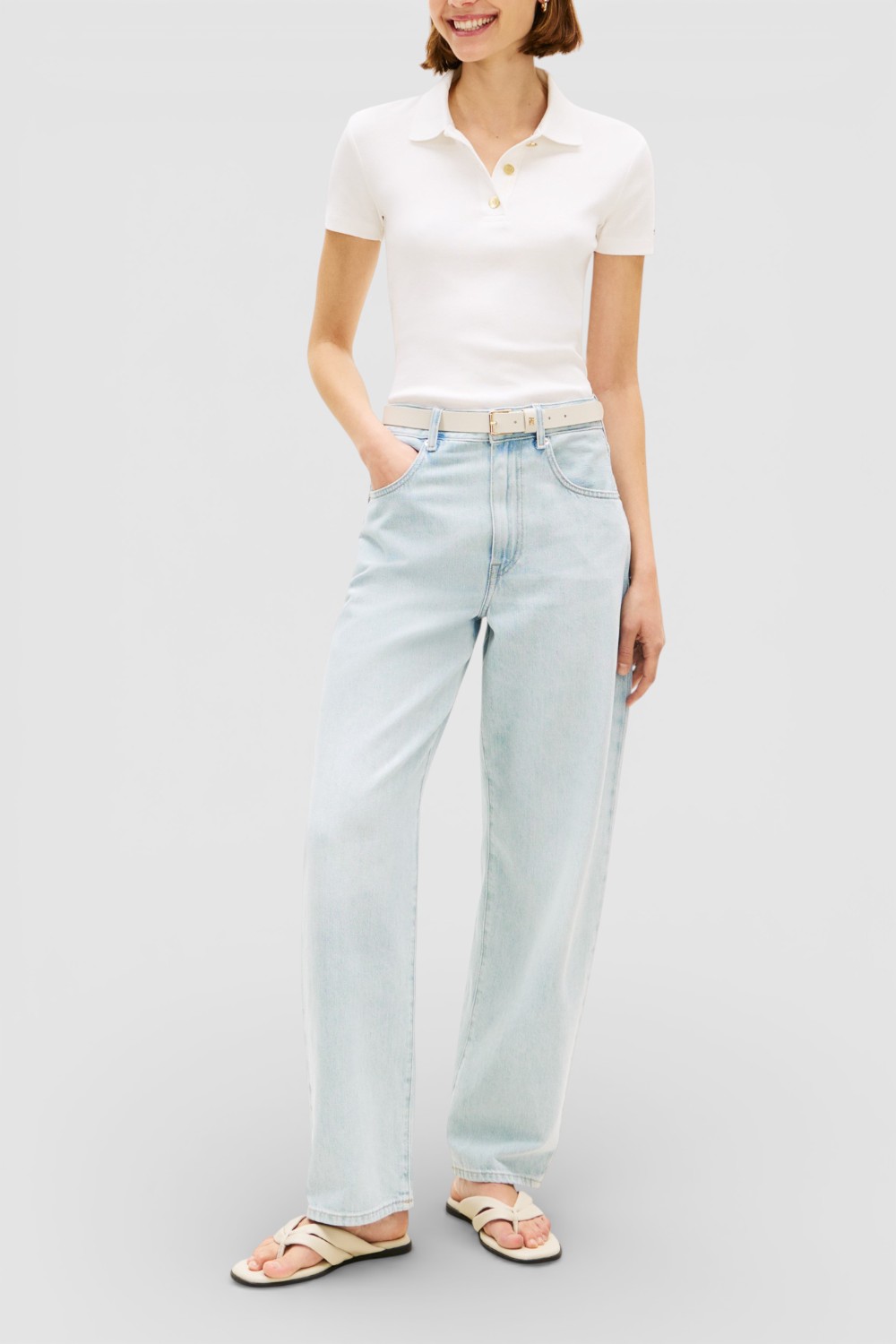 תמונת כל הלוק של חולצת פולו